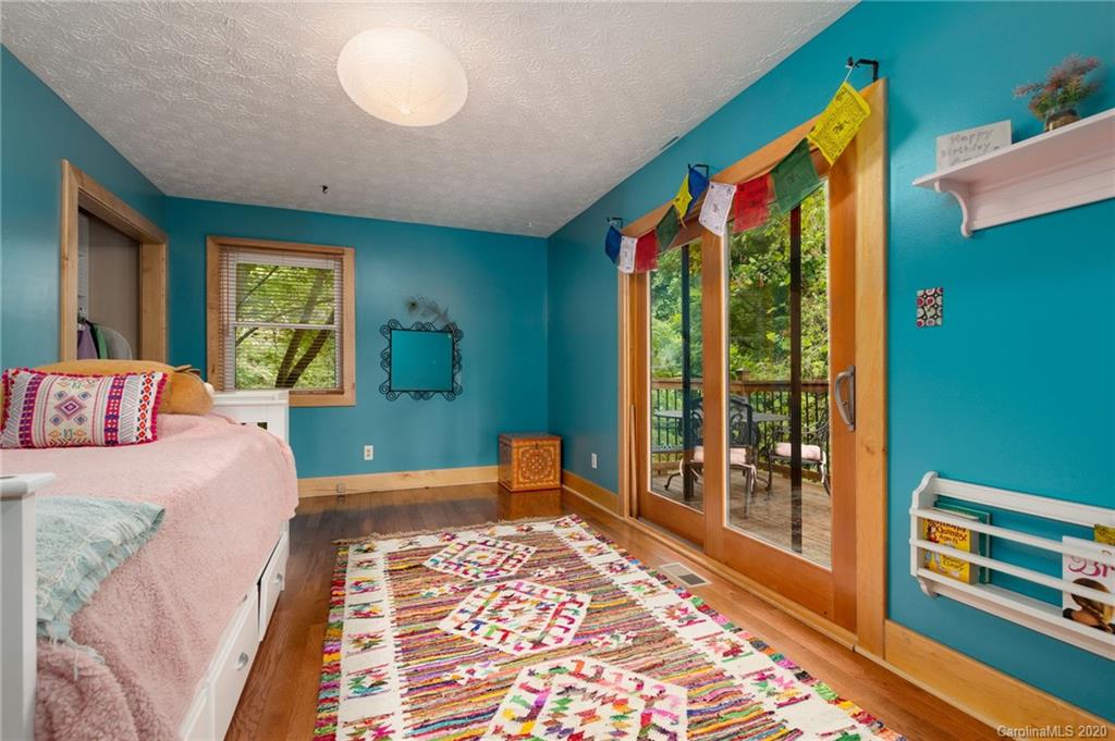 51 Mills Place Asheville NC 28804