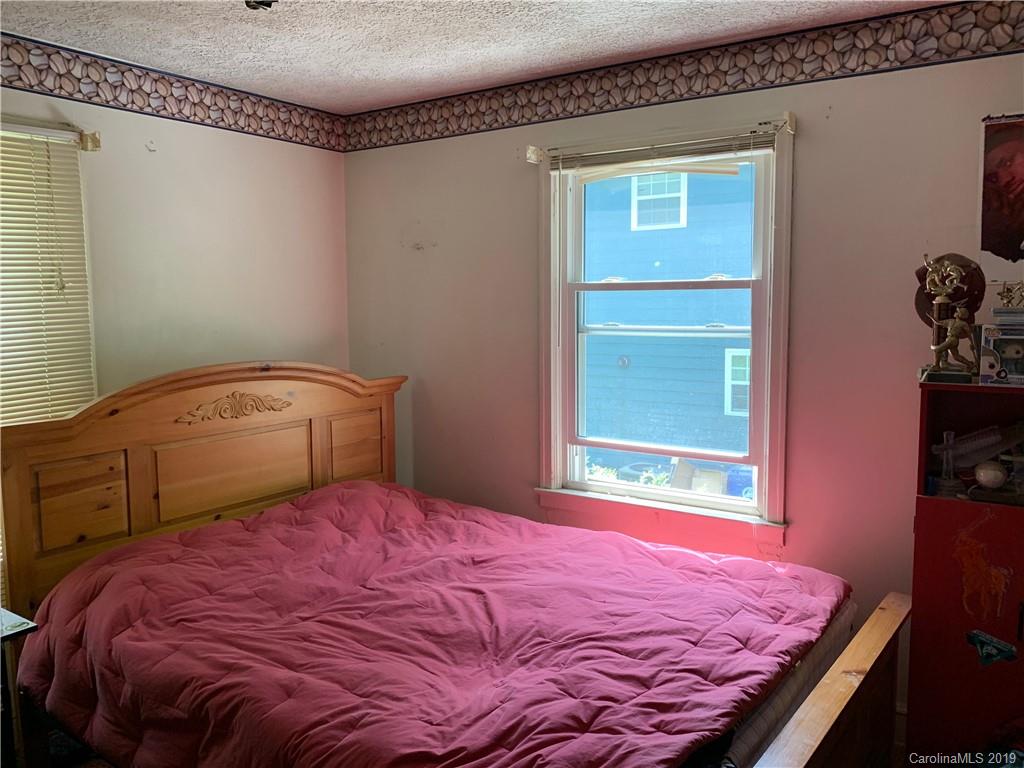 87 Covington Street Asheville NC 28806