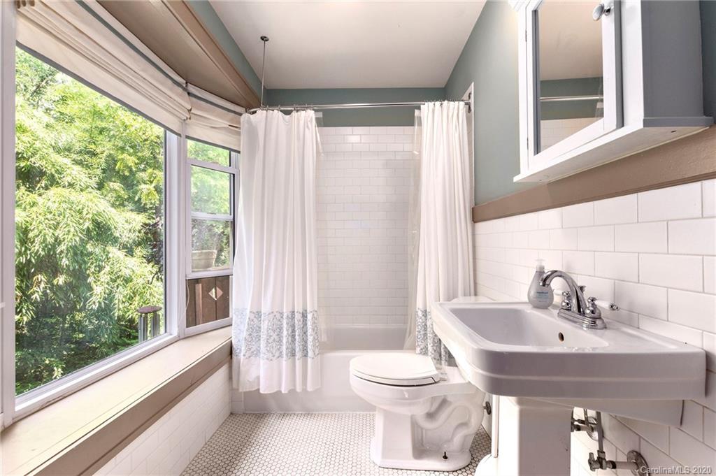 21 Pickwick Road Asheville NC 28803
