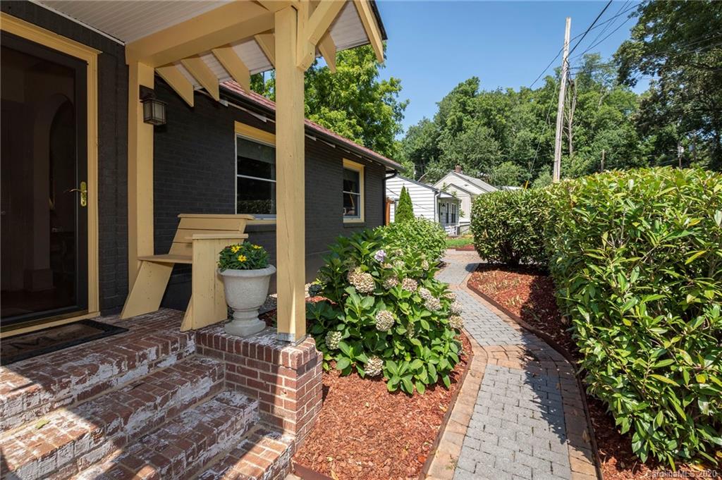 21 Pickwick Road Asheville NC 28803