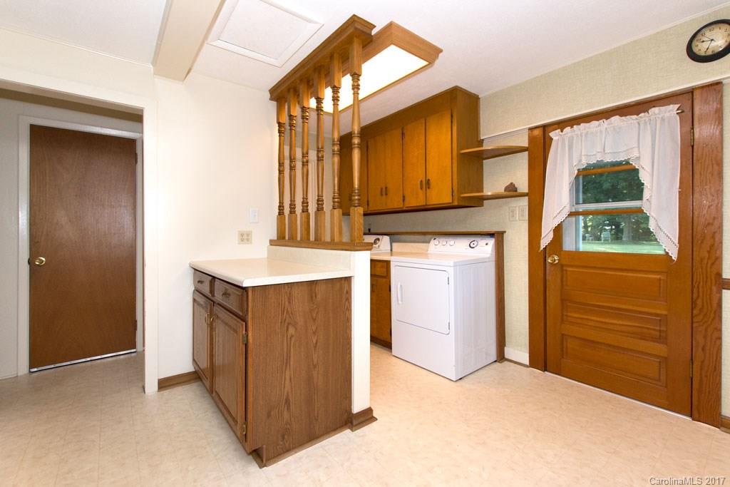 5 Canyon Cove Candler NC 28715