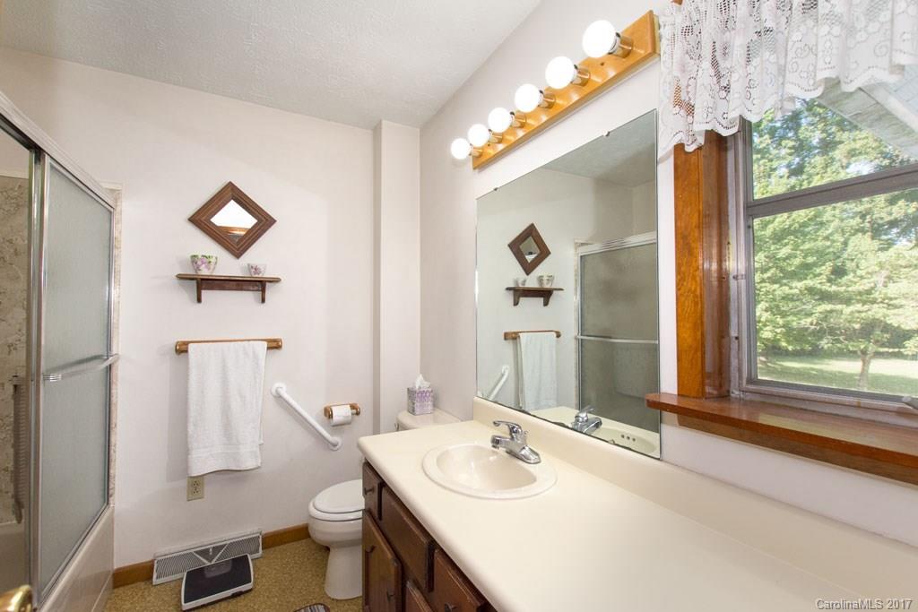 5 Canyon Cove Candler NC 28715