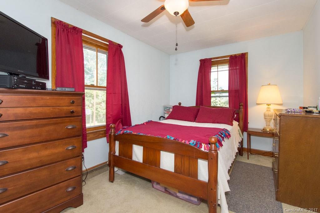 5 Canyon Cove Candler NC 28715