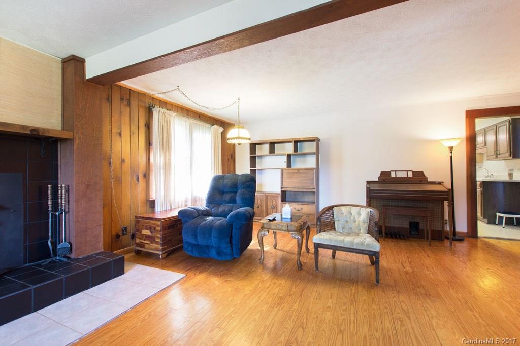 5 Canyon Cove Candler NC 28715