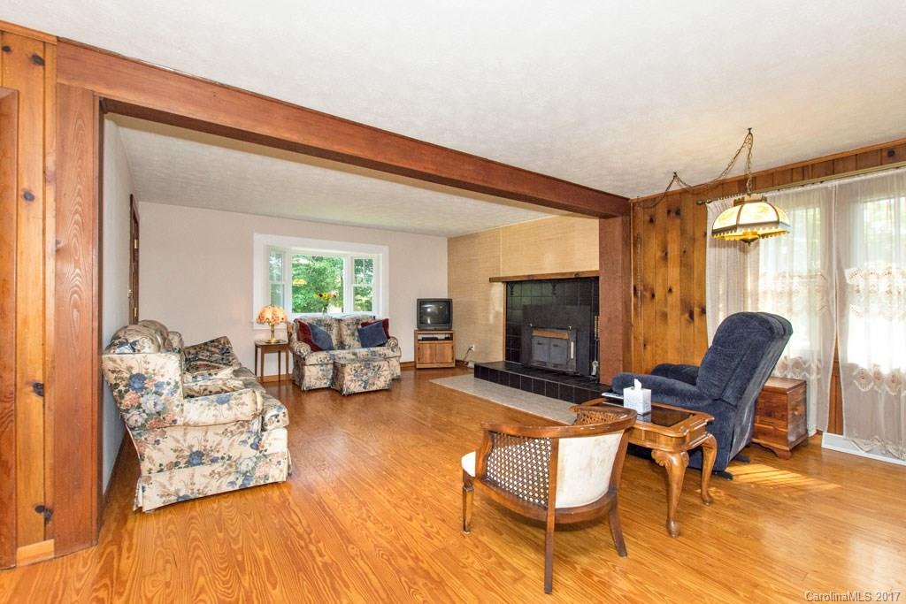 5 Canyon Cove Candler NC 28715