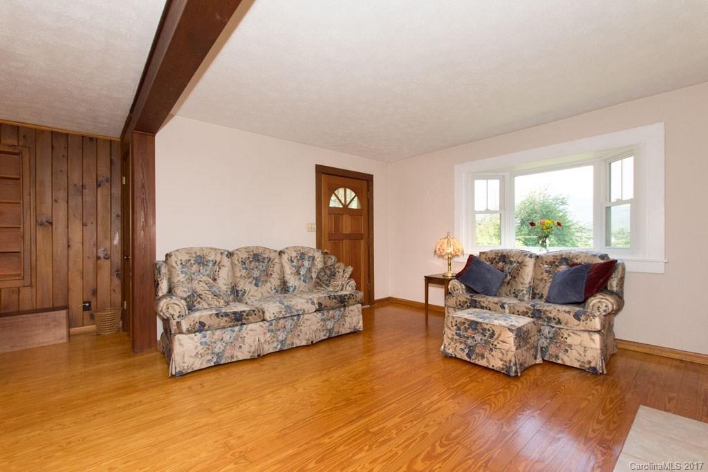 5 Canyon Cove Candler NC 28715