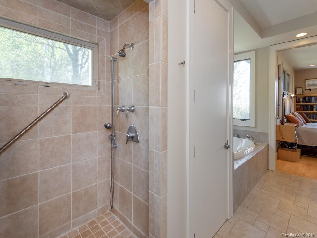 143 Inkberry Road Hendersonville NC 28739