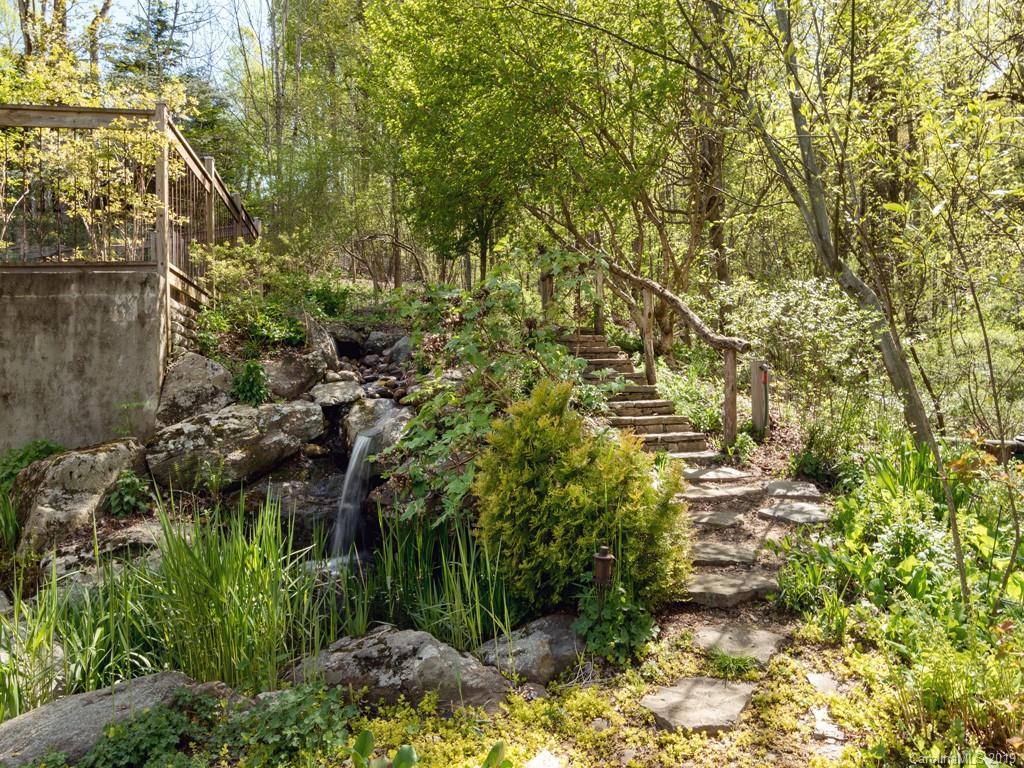 143 Inkberry Road Hendersonville NC 28739