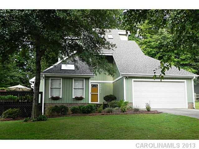 10012 Holly Tree Drive Charlotte NC 28215