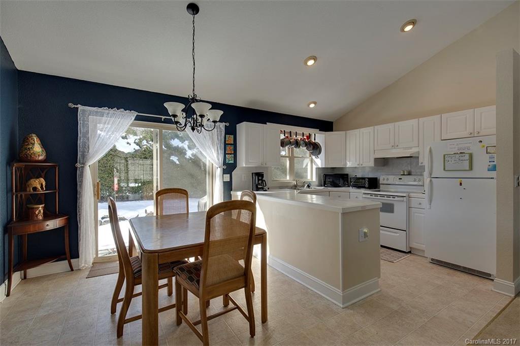 172 Mcminn Avenue Brevard NC 28712