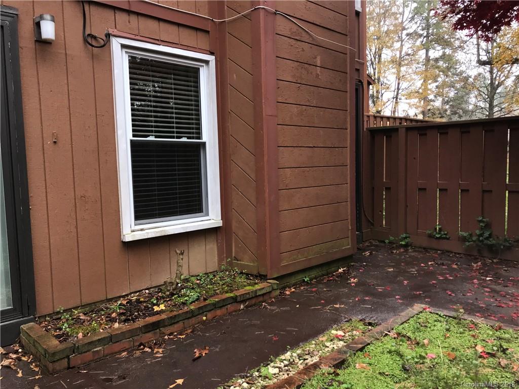6120 Honeysuckle Lane Charlotte NC 28212