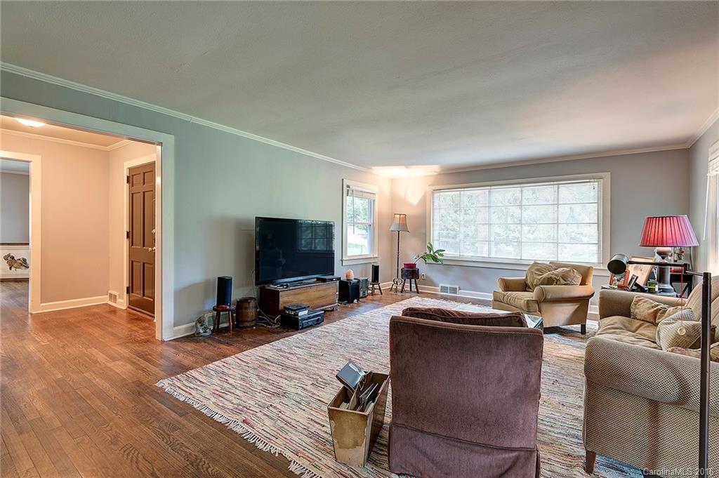 125 Aurora Drive Asheville NC 28805