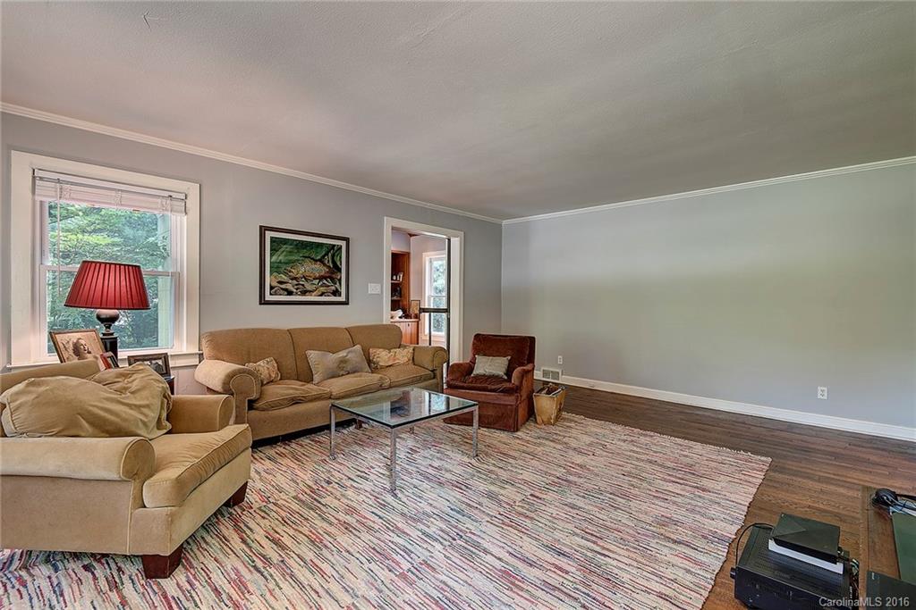 125 Aurora Drive Asheville NC 28805