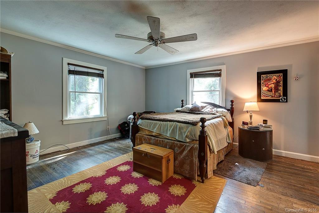 125 Aurora Drive Asheville NC 28805