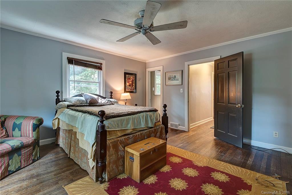 125 Aurora Drive Asheville NC 28805