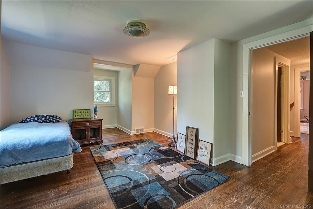 125 Aurora Drive Asheville NC 28805