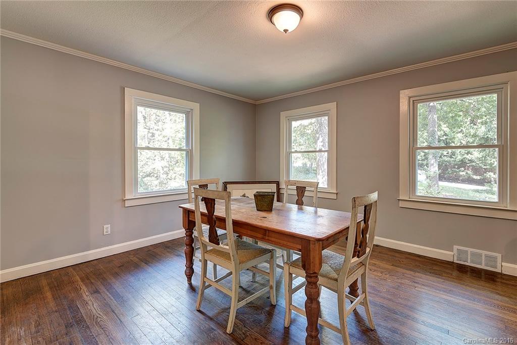125 Aurora Drive Asheville NC 28805