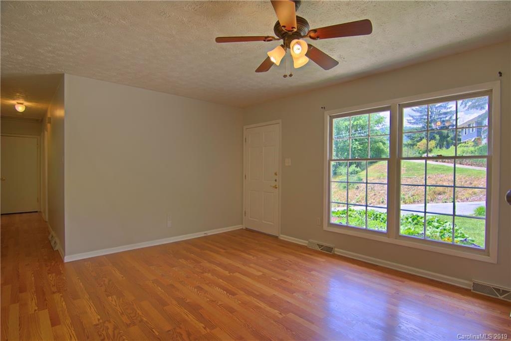 7 Glen Valley Drive Arden NC 28704