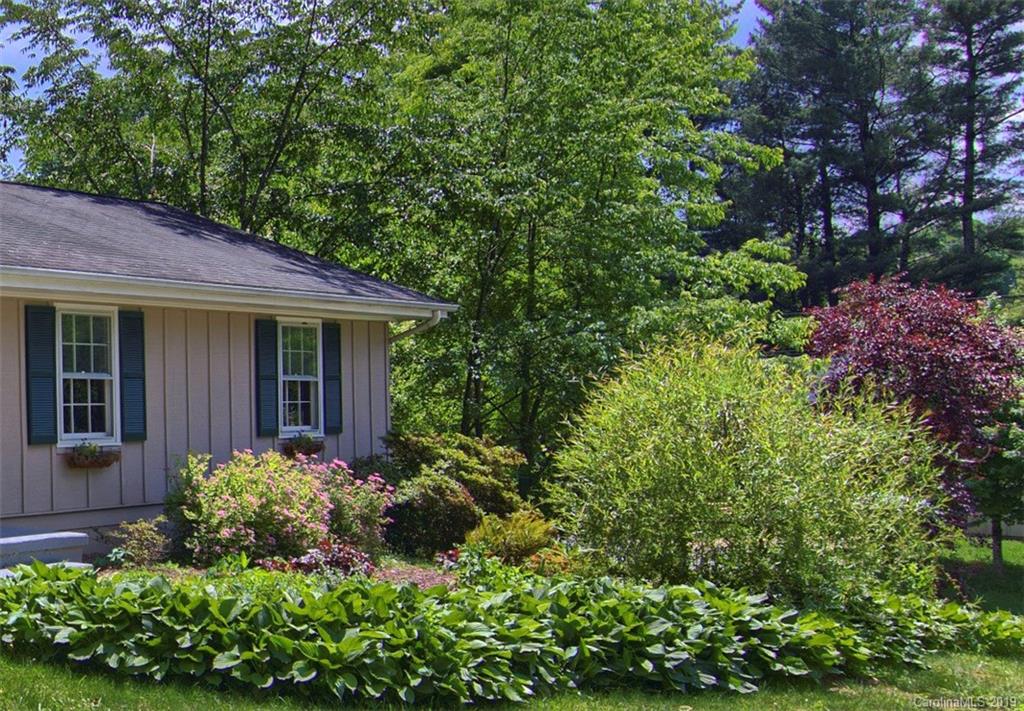 7 Glen Valley Drive Arden NC 28704