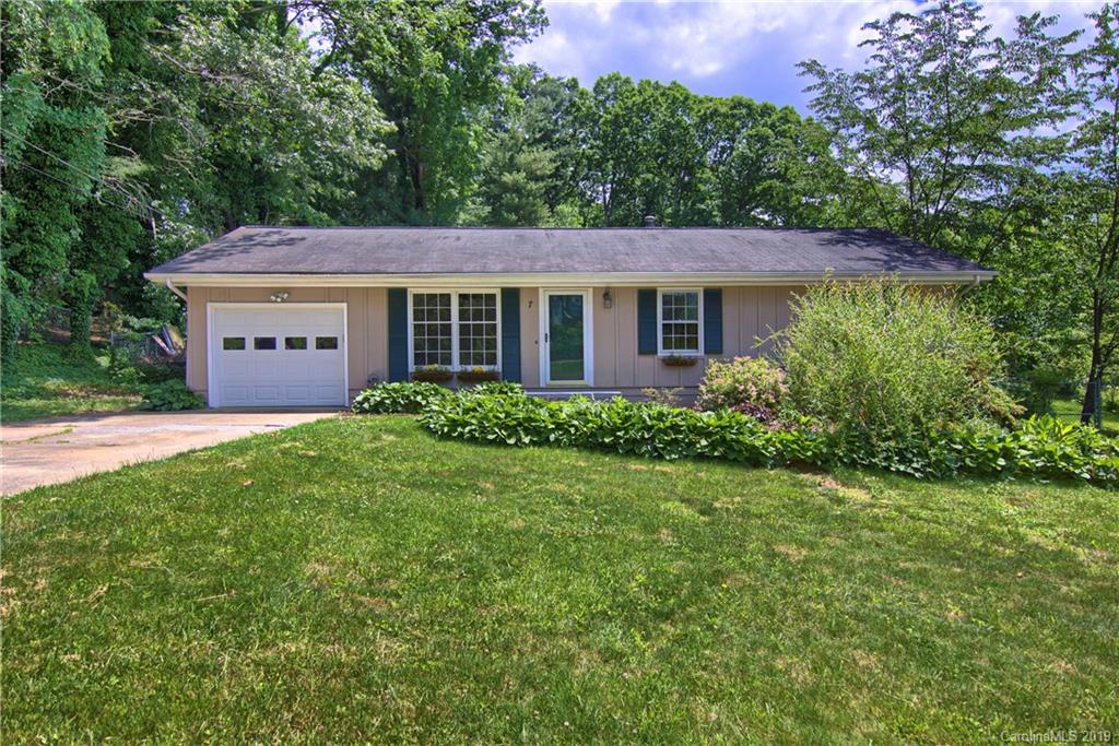 7 Glen Valley Drive Arden NC 28704