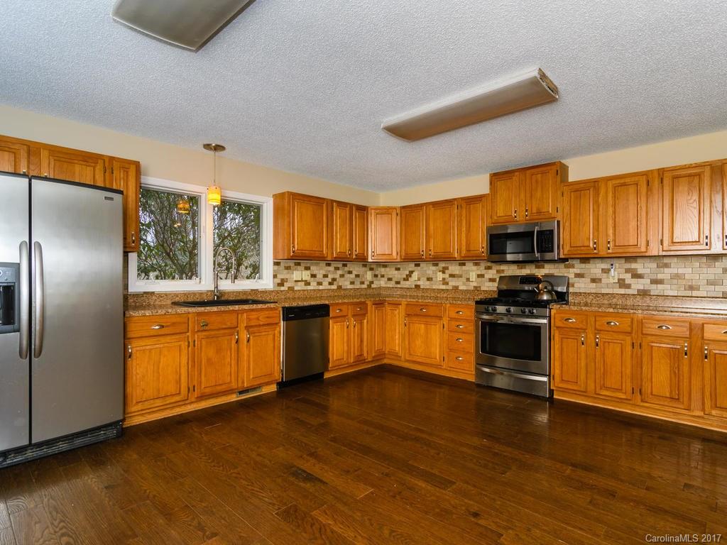 18 White Oak Forest Road Fairview NC 28730