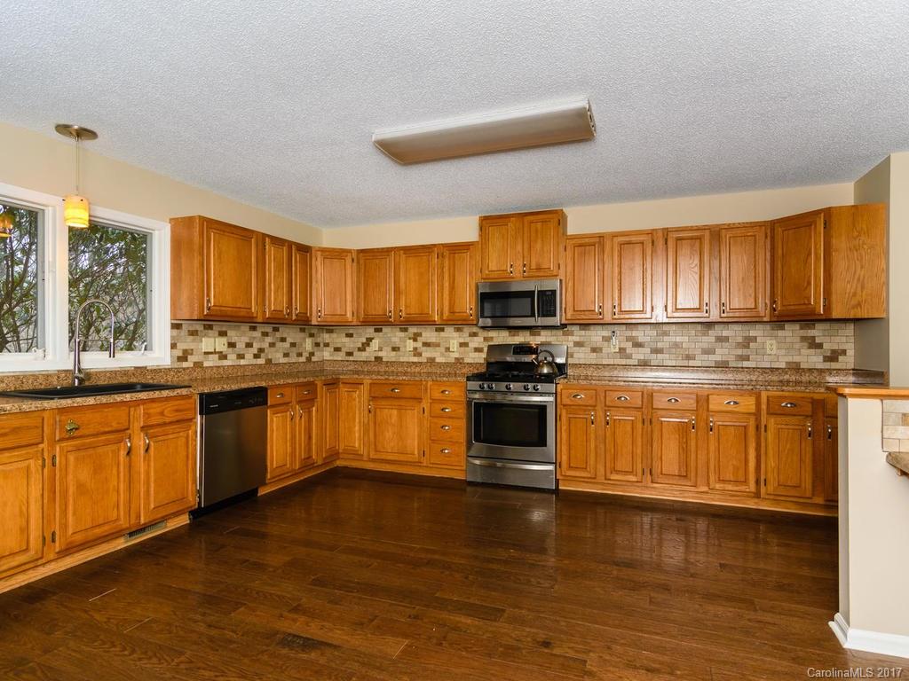 18 White Oak Forest Road Fairview NC 28730