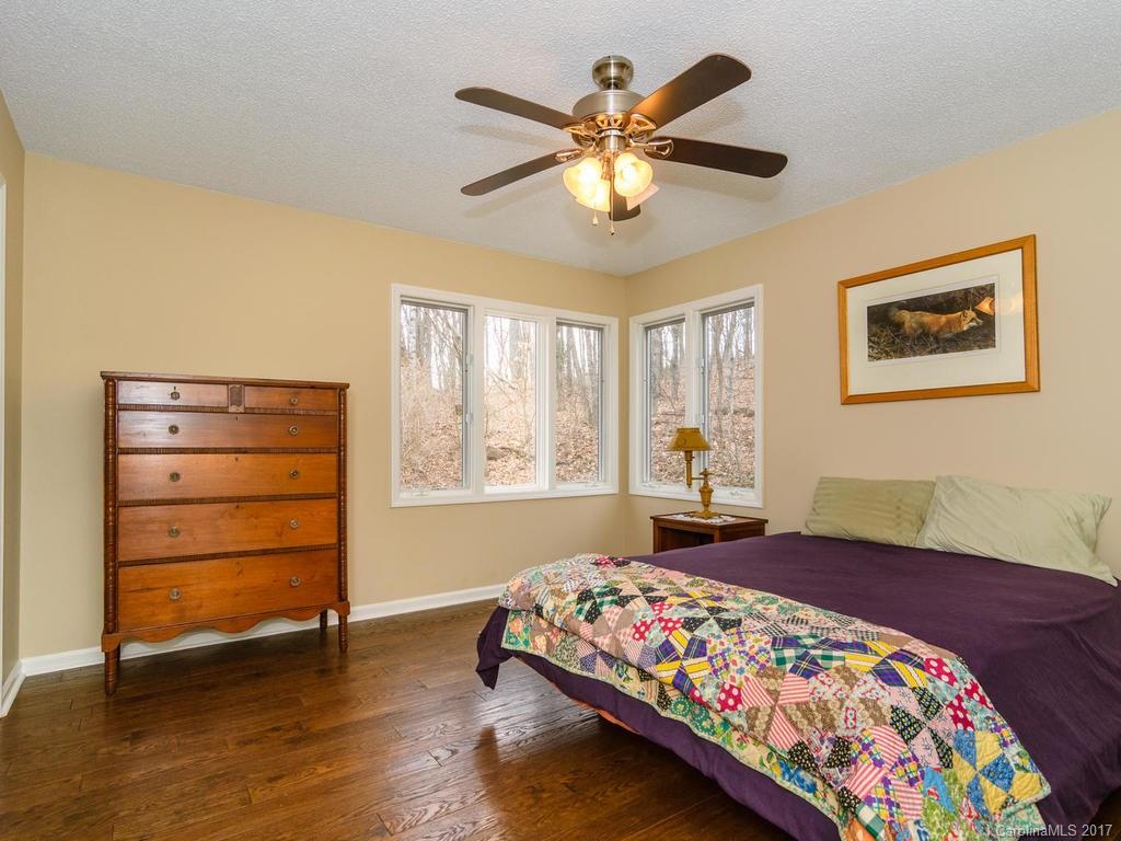 18 White Oak Forest Road Fairview NC 28730