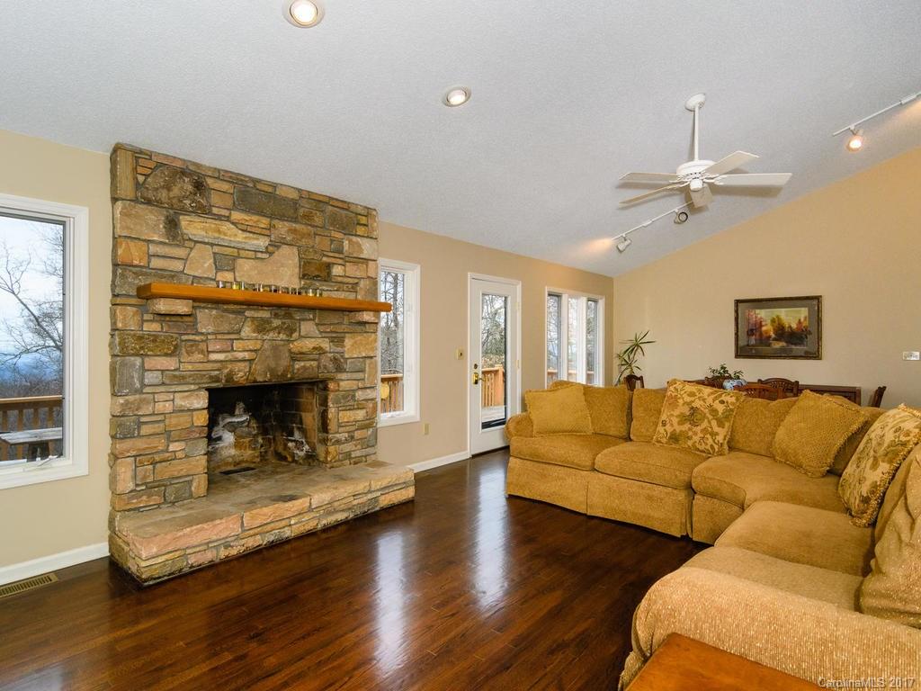 18 White Oak Forest Road Fairview NC 28730