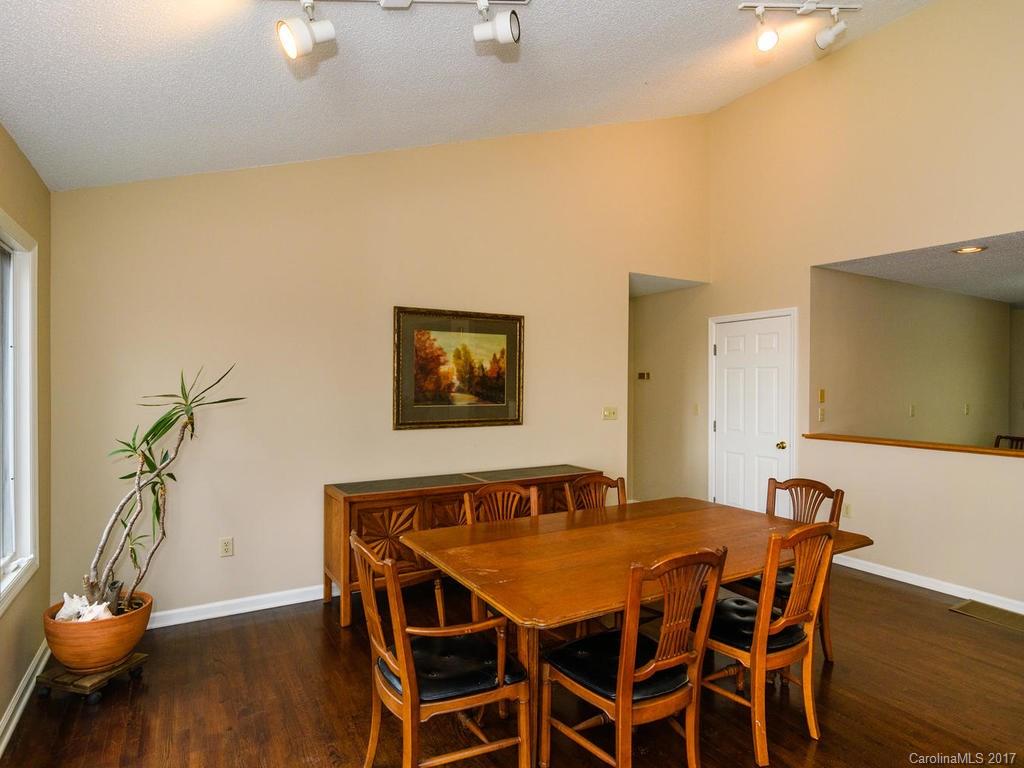 18 White Oak Forest Road Fairview NC 28730