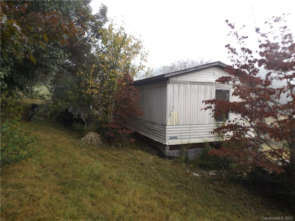 10 Yellow Roses Lane Leicester NC 28748