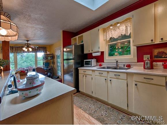 1281 Apple Creek Acres Waynesville NC 28786