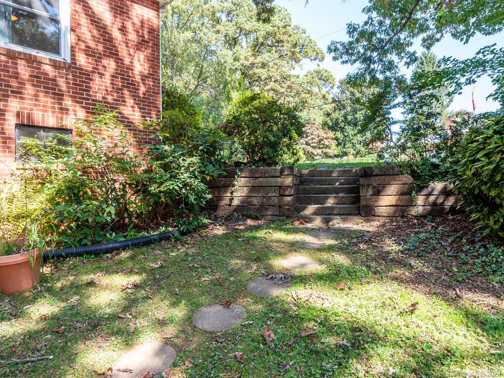 75 School Road Asheville NC 28806