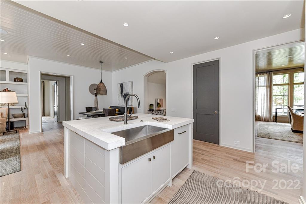 2819 Kenwood Sharon Lane Charlotte NC 28211
