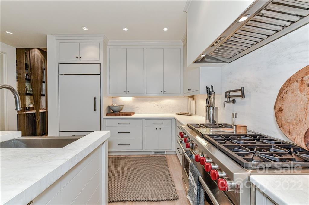 2819 Kenwood Sharon Lane Charlotte NC 28211