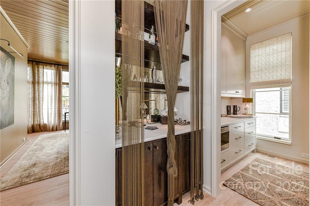 2819 Kenwood Sharon Lane Charlotte NC 28211