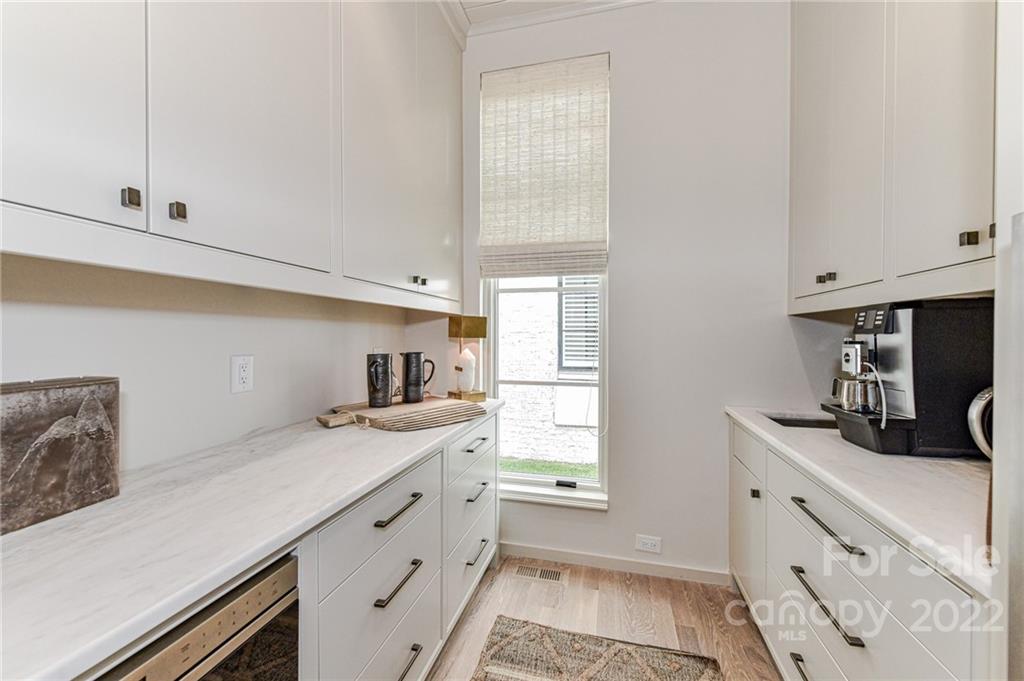 2819 Kenwood Sharon Lane Charlotte NC 28211