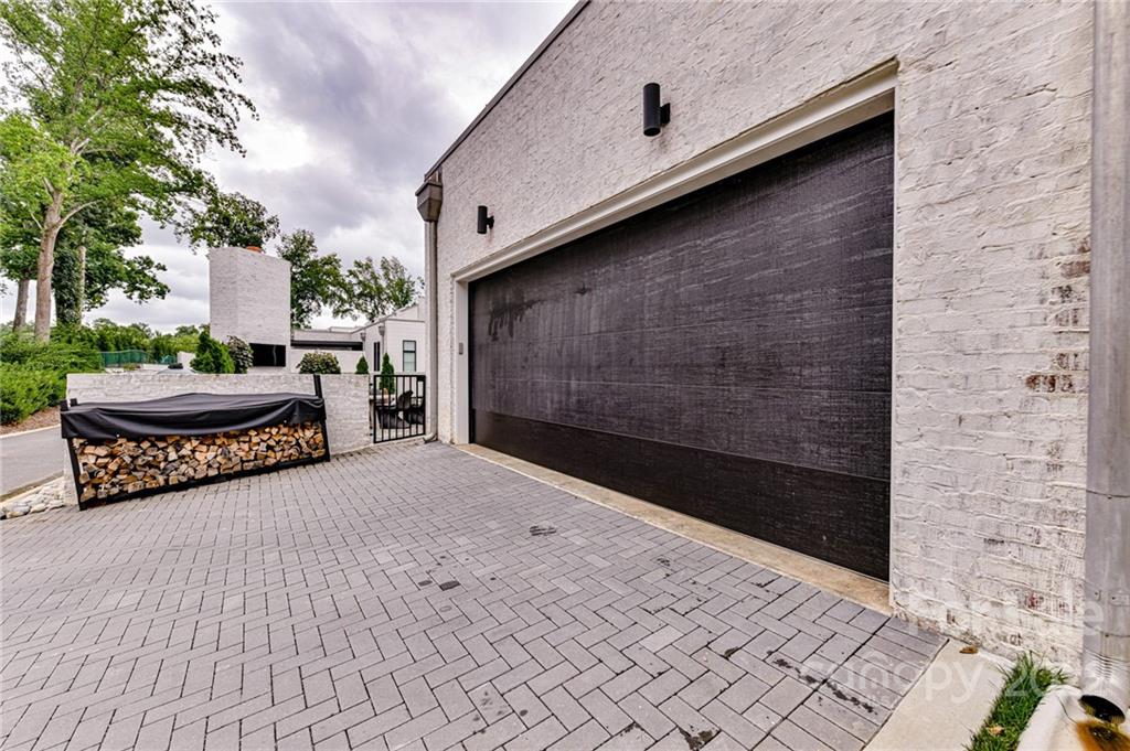 2819 Kenwood Sharon Lane Charlotte NC 28211