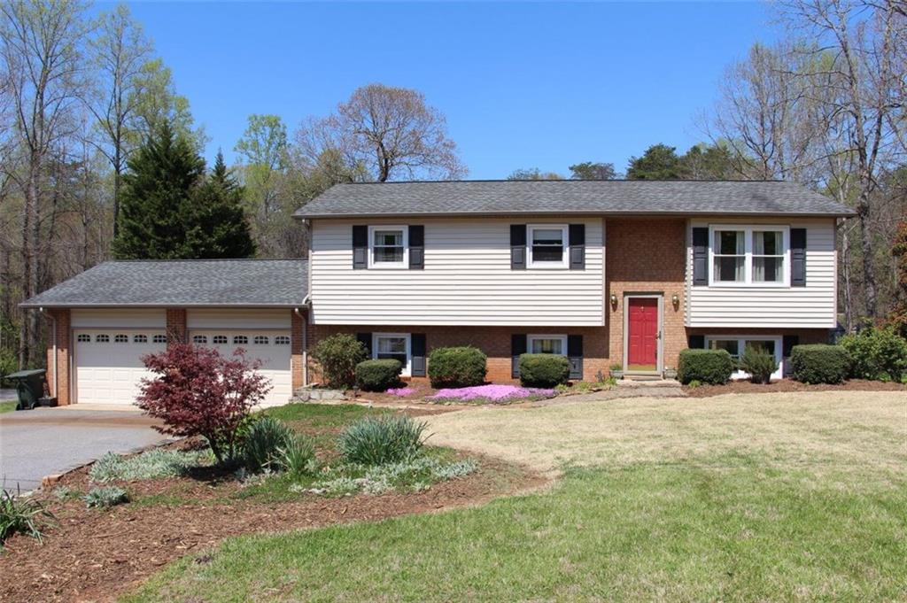 2070 Vance Street Newton NC 28658