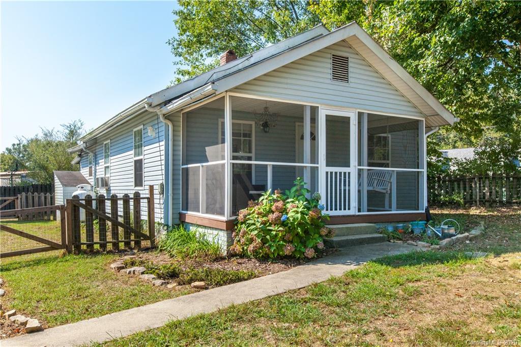 255 Dogwood Road Candler NC 28715