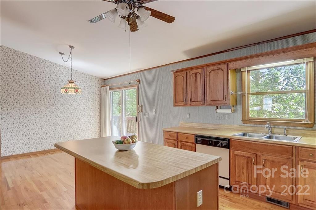 6 Scarlet Ridge Weaverville NC 28787