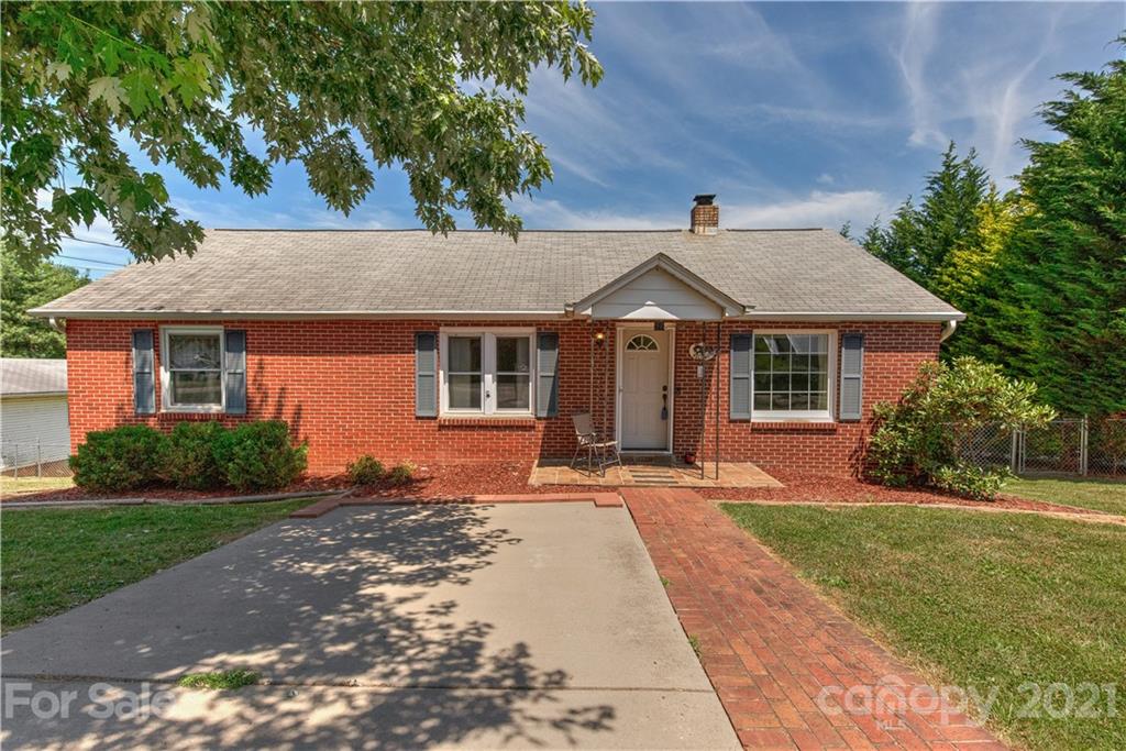 91 Oakmont Drive Canton NC 28716