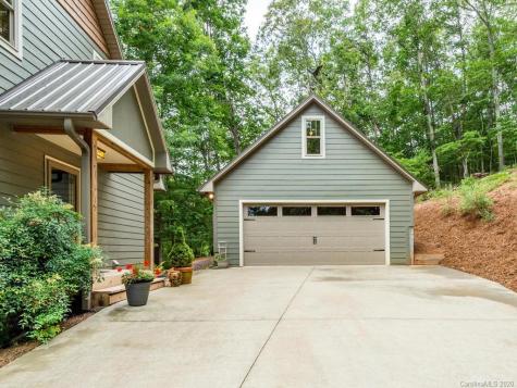 4 Queen Bee Trail Asheville NC 28806