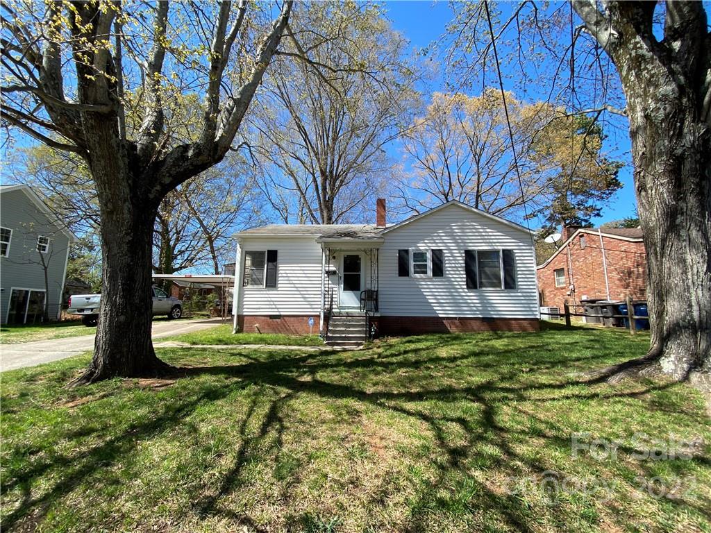 525 Davis Street Statesville NC 28677