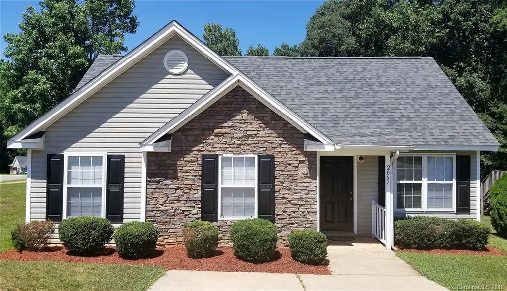 2007 Cliffrose Way Charlotte NC 28216