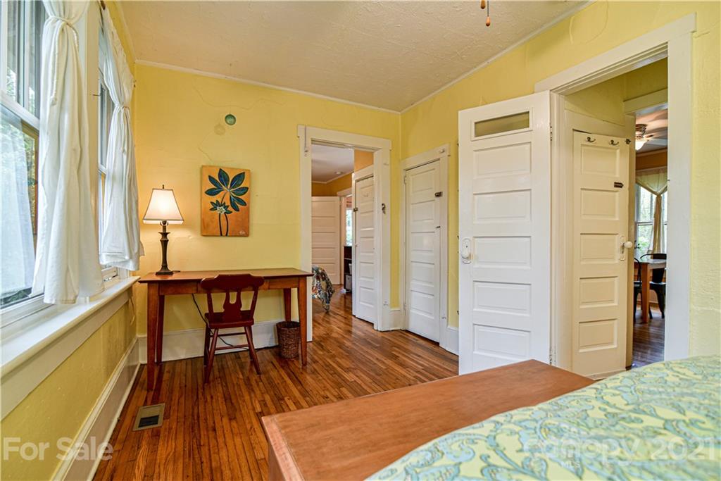 61 Elizabeth Place Asheville NC 28801