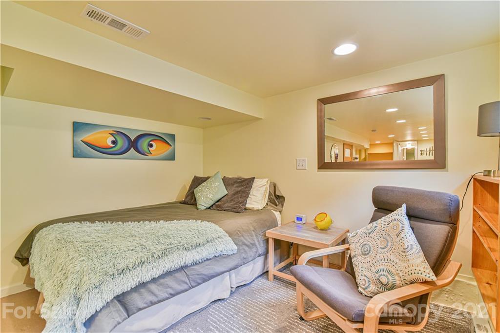 61 Elizabeth Place Asheville NC 28801