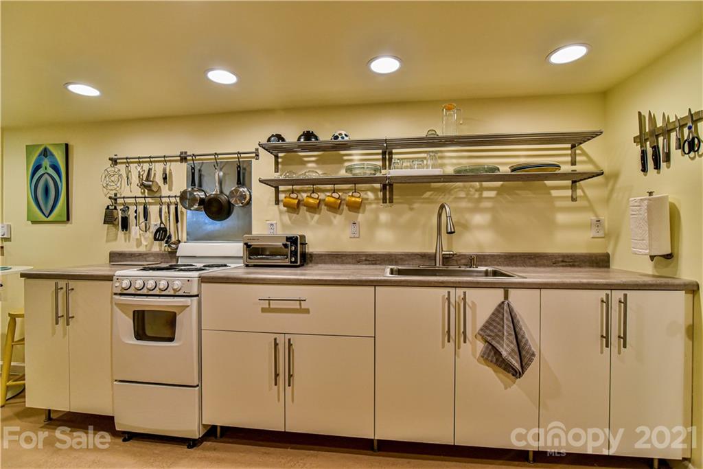 61 Elizabeth Place Asheville NC 28801