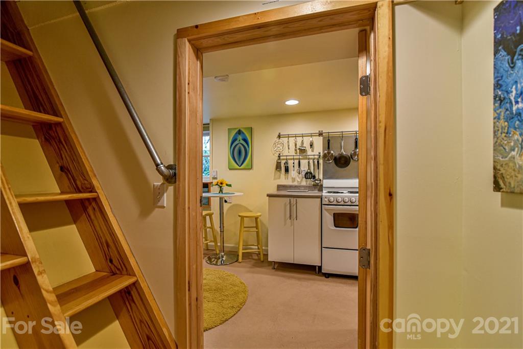 61 Elizabeth Place Asheville NC 28801
