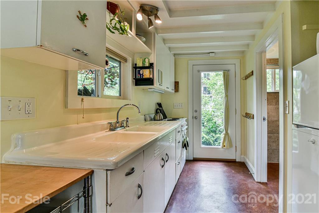 61 Elizabeth Place Asheville NC 28801