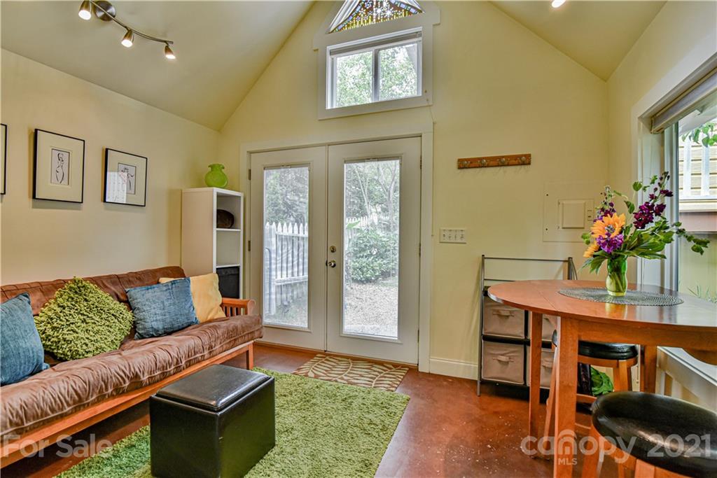 61 Elizabeth Place Asheville NC 28801